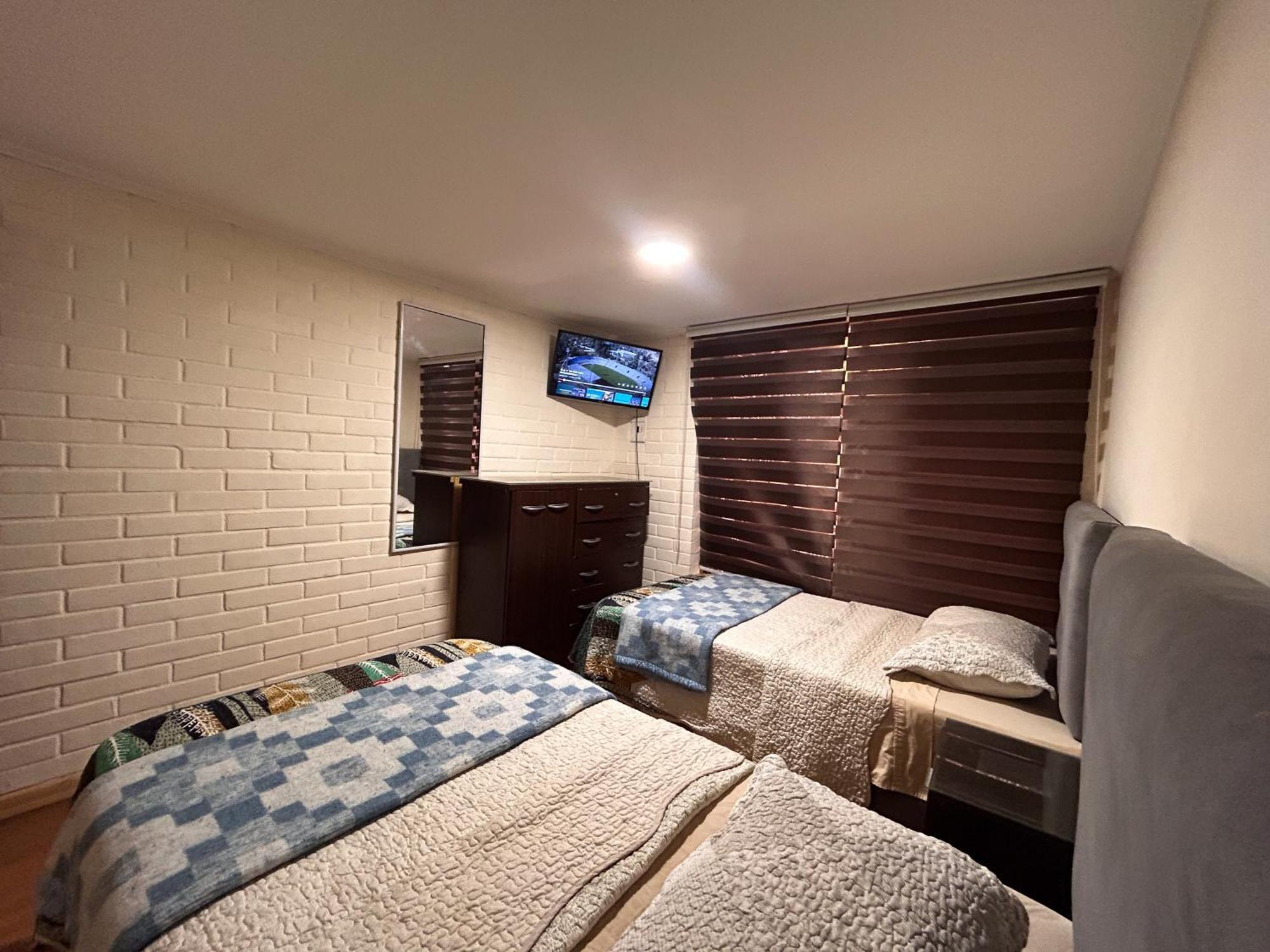 Chez Humbert Hostel Santiago Luaran gambar
