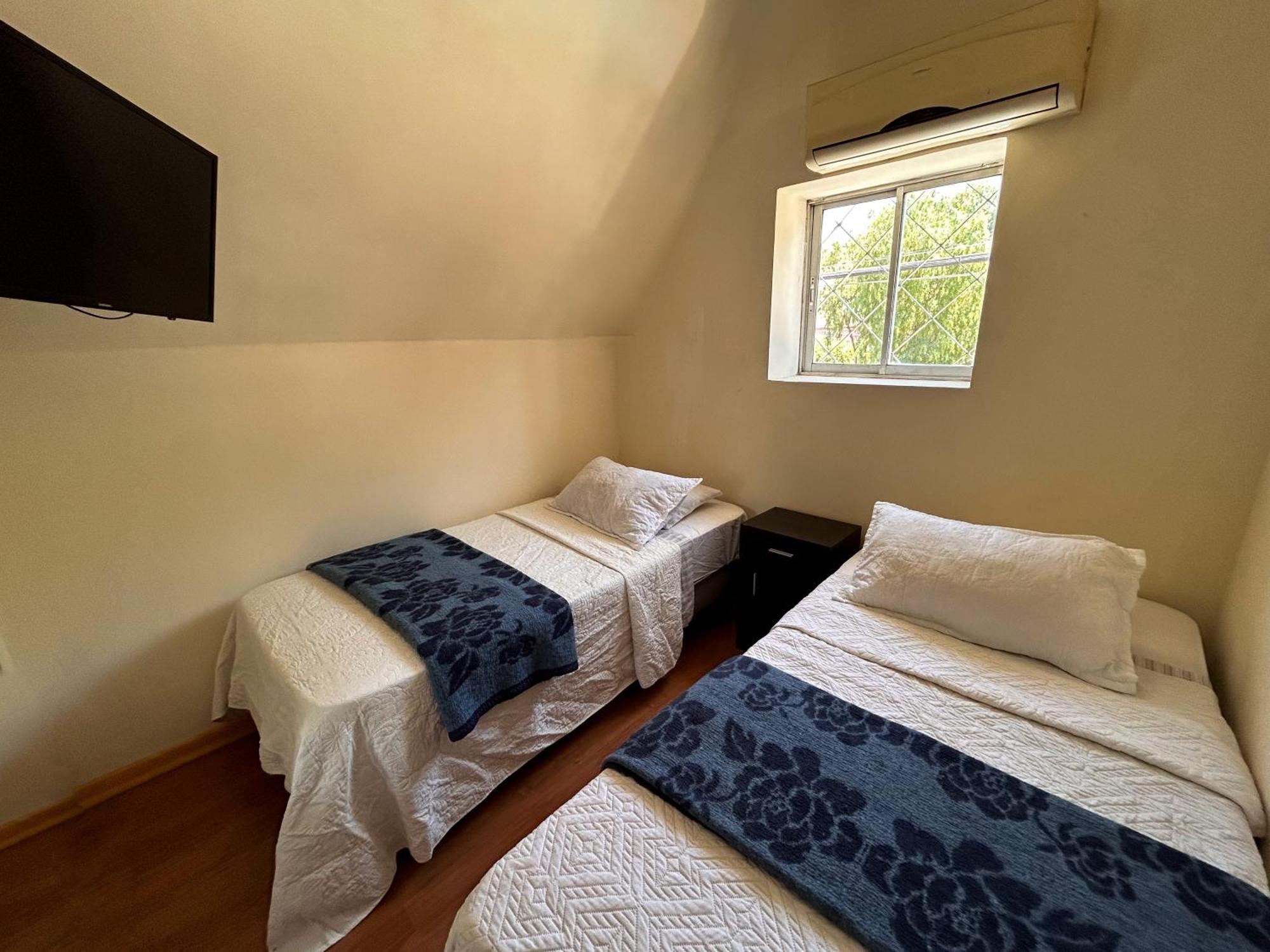 Chez Humbert Hostel Santiago Luaran gambar