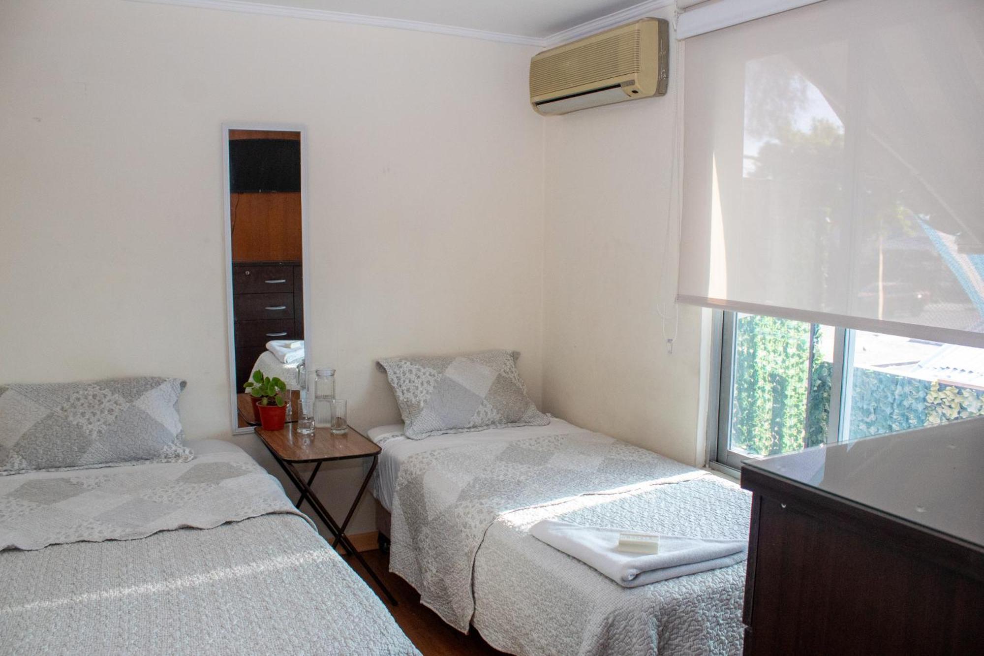 Chez Humbert Hostel Santiago Luaran gambar
