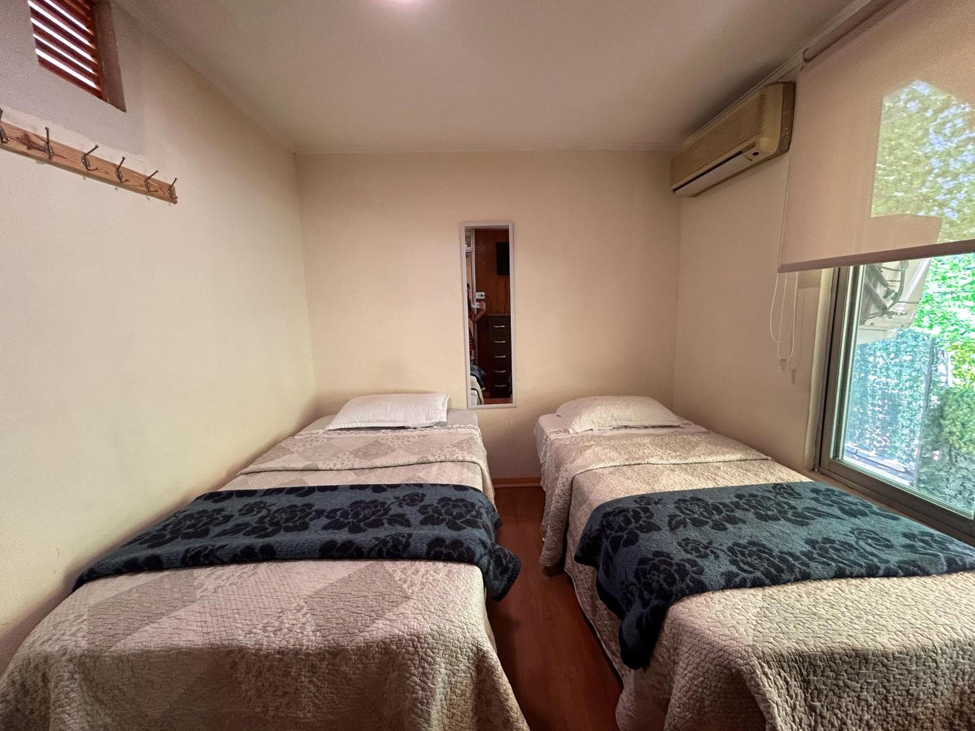Chez Humbert Hostel Santiago Luaran gambar