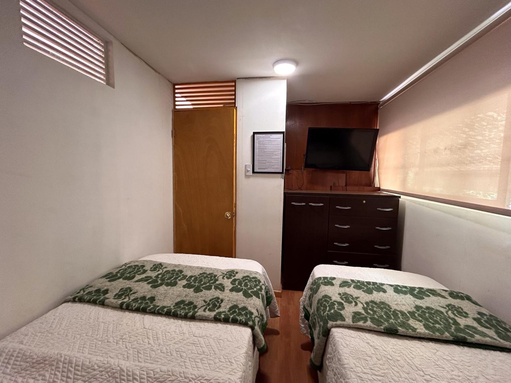 Chez Humbert Hostel Santiago Luaran gambar